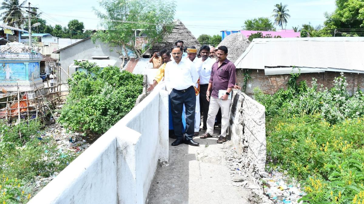 Collector orders repair of damaged footbridge in Thirumanjanaveedhi